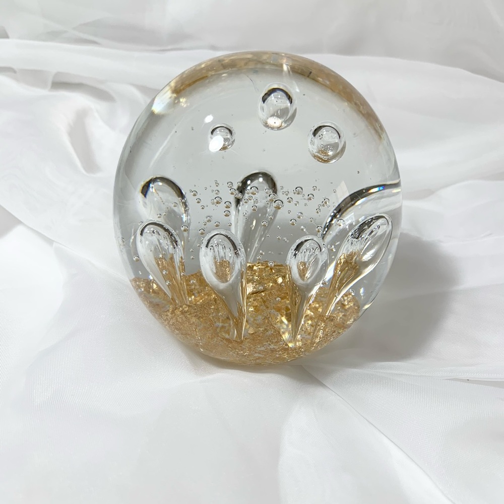 Beautiful Dynasty Gallery Heirloom Collectible  Paper  Weight